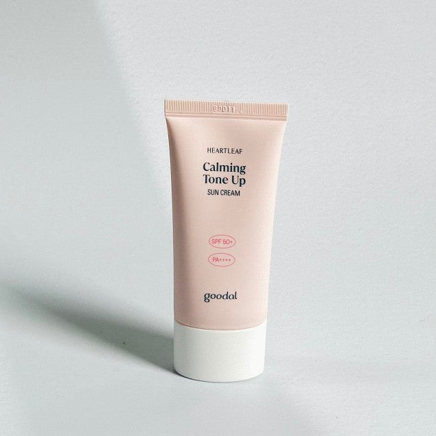 Crema solar con efecto tono uniforme Goodal Heartleaf Calming 50ml