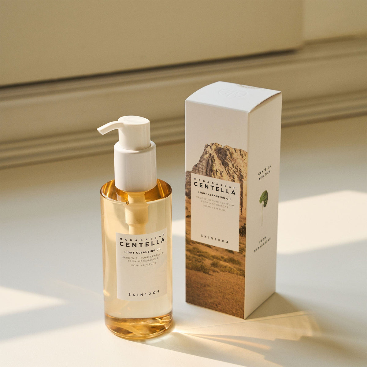 SKIN1004 Madagascar Centella Light Cleansing Oil 200ml bottle and box